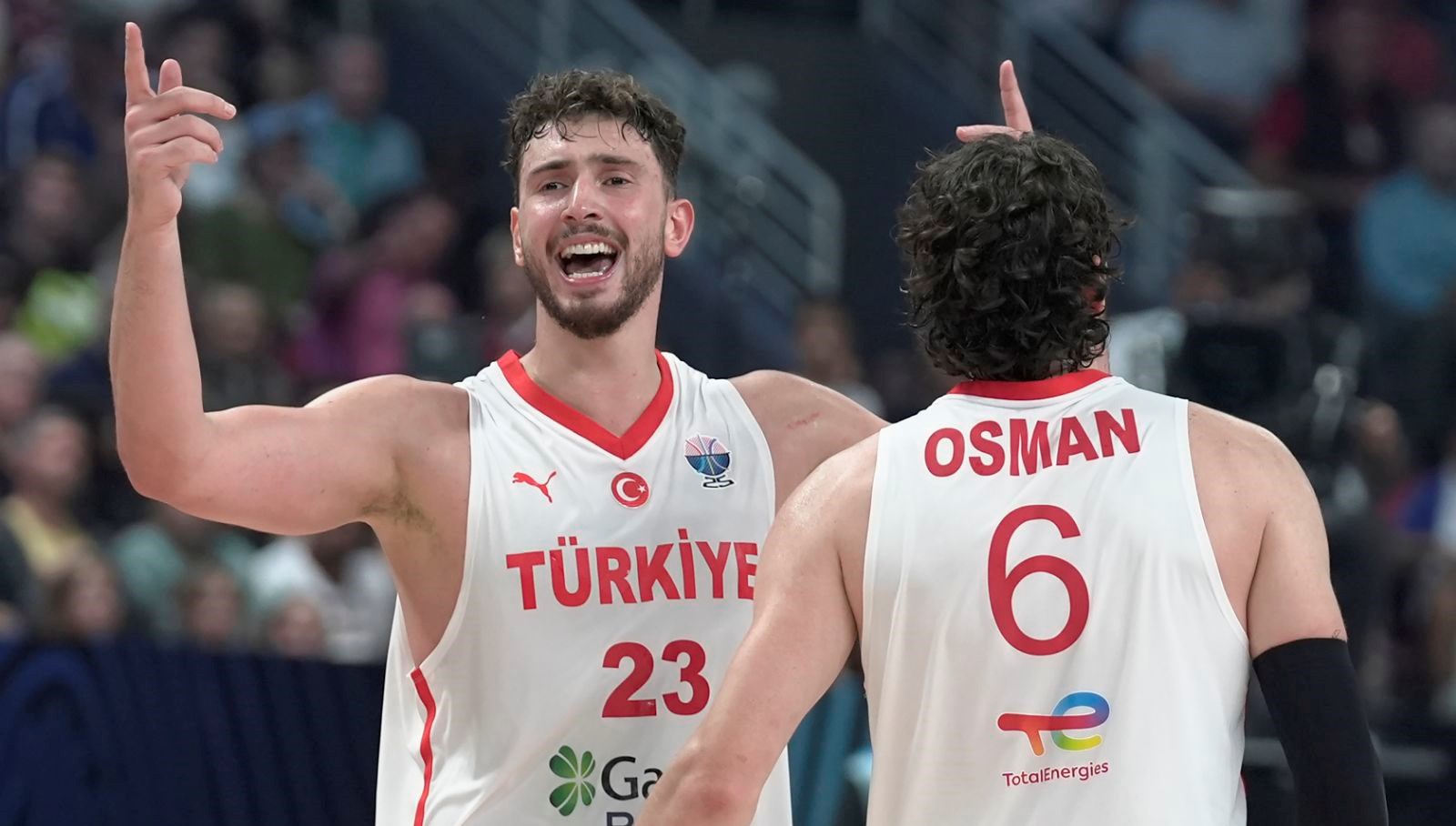 12 dev adam yari final askina polonya karsisinda 1vUJ2lkj