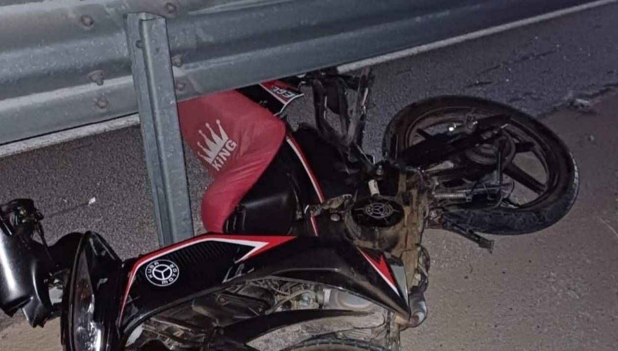 bariyere carpan motosikletin surucusu oldu UrmJamjg