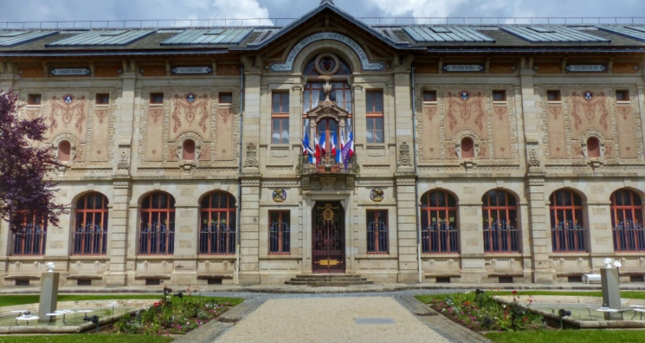 fransada muzeden 95 milyon euro degerindeki tarihi eserler calindi jfHe9TJ6