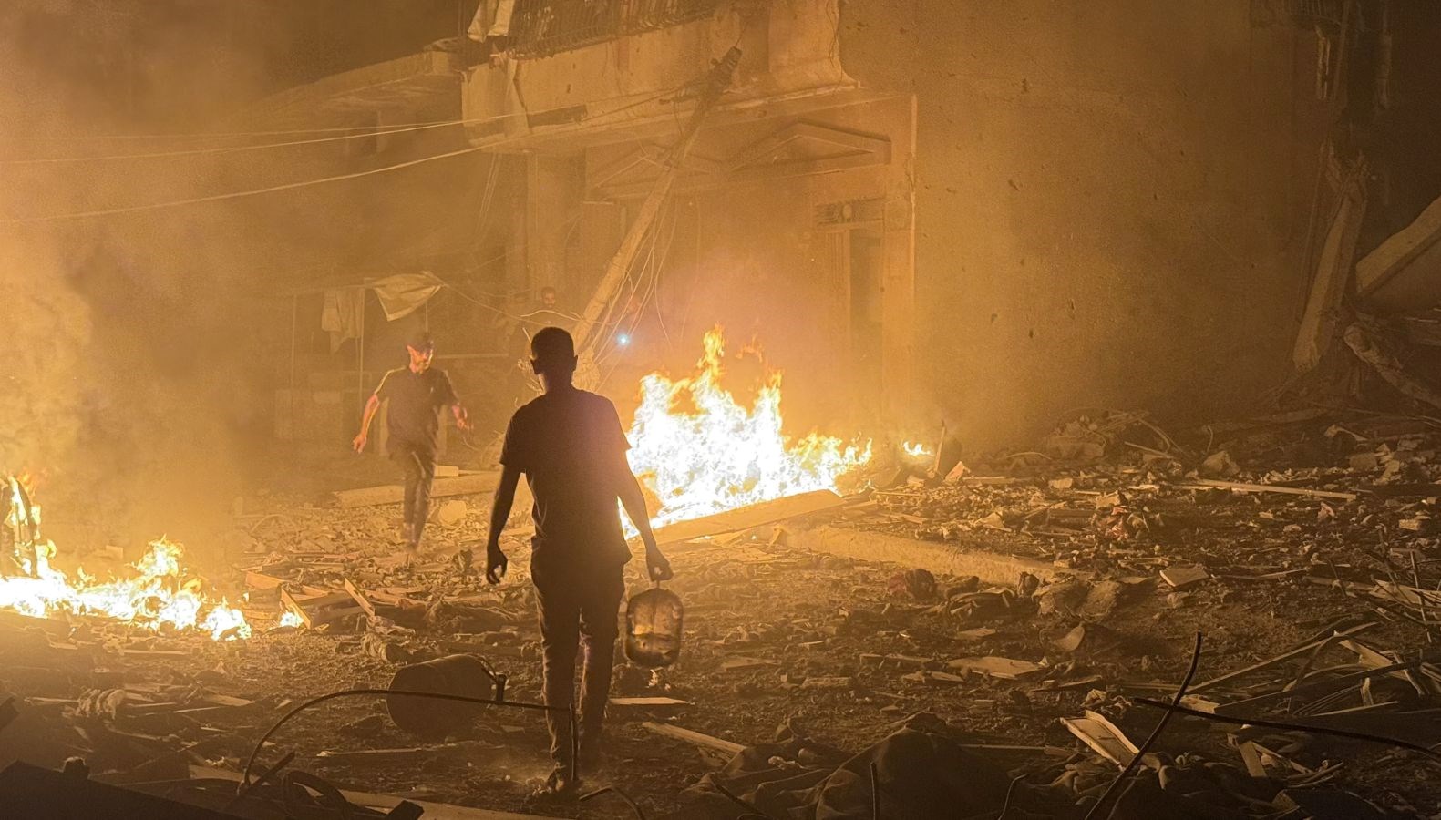 gazzeden kacis suruyor cadirlar bile cok goruluyor WXawspfY