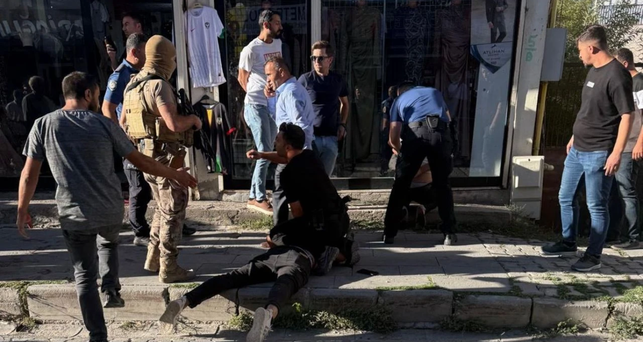 musta 3 kisinin oldugu silahli kavgayla ilgili 6 kisi tutuklandi NnO48fKg