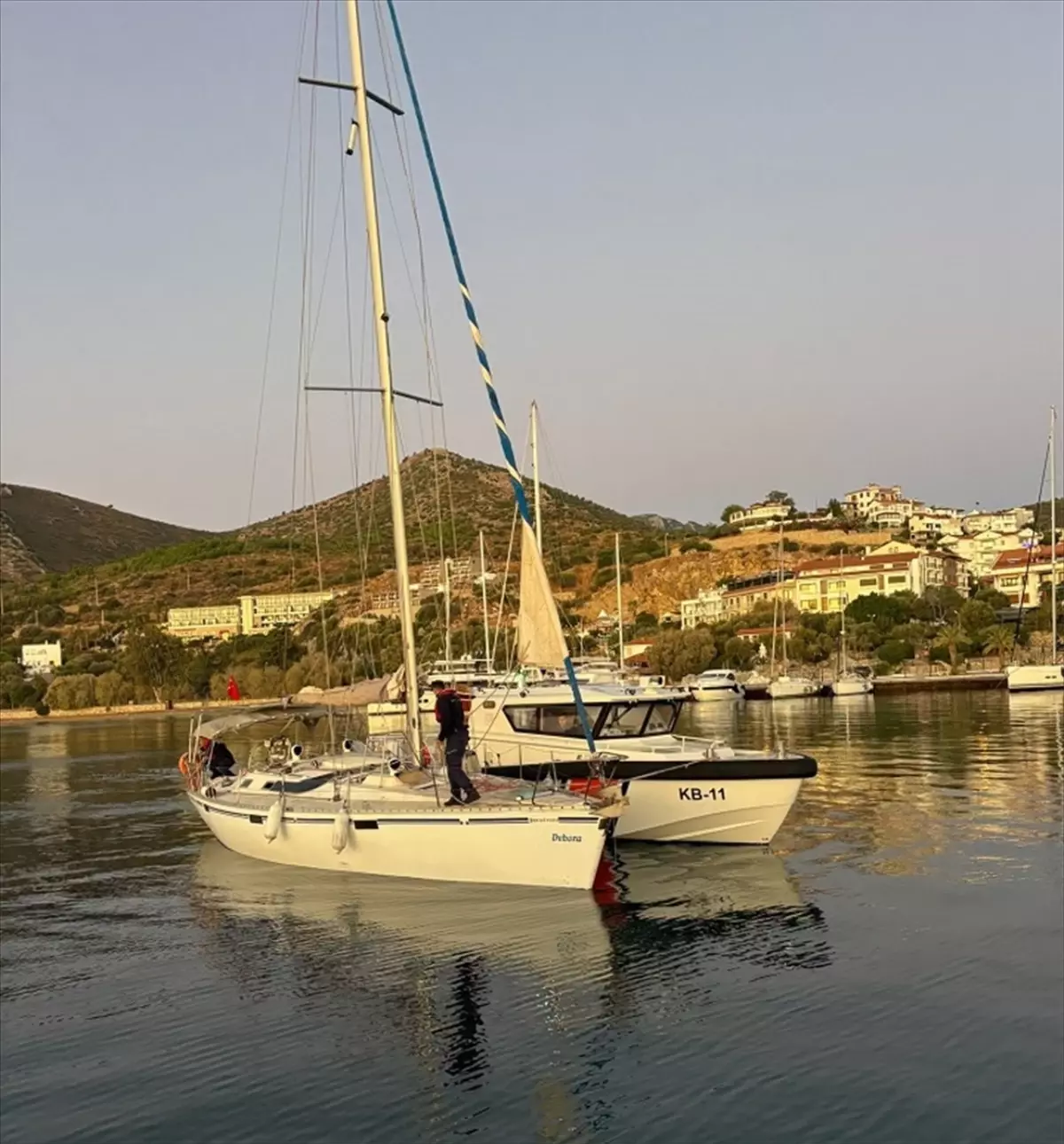 datca aciklarinda 42 duzensiz gocmen ve 2 kacakci yakalandi R5pbEmMx.jpg