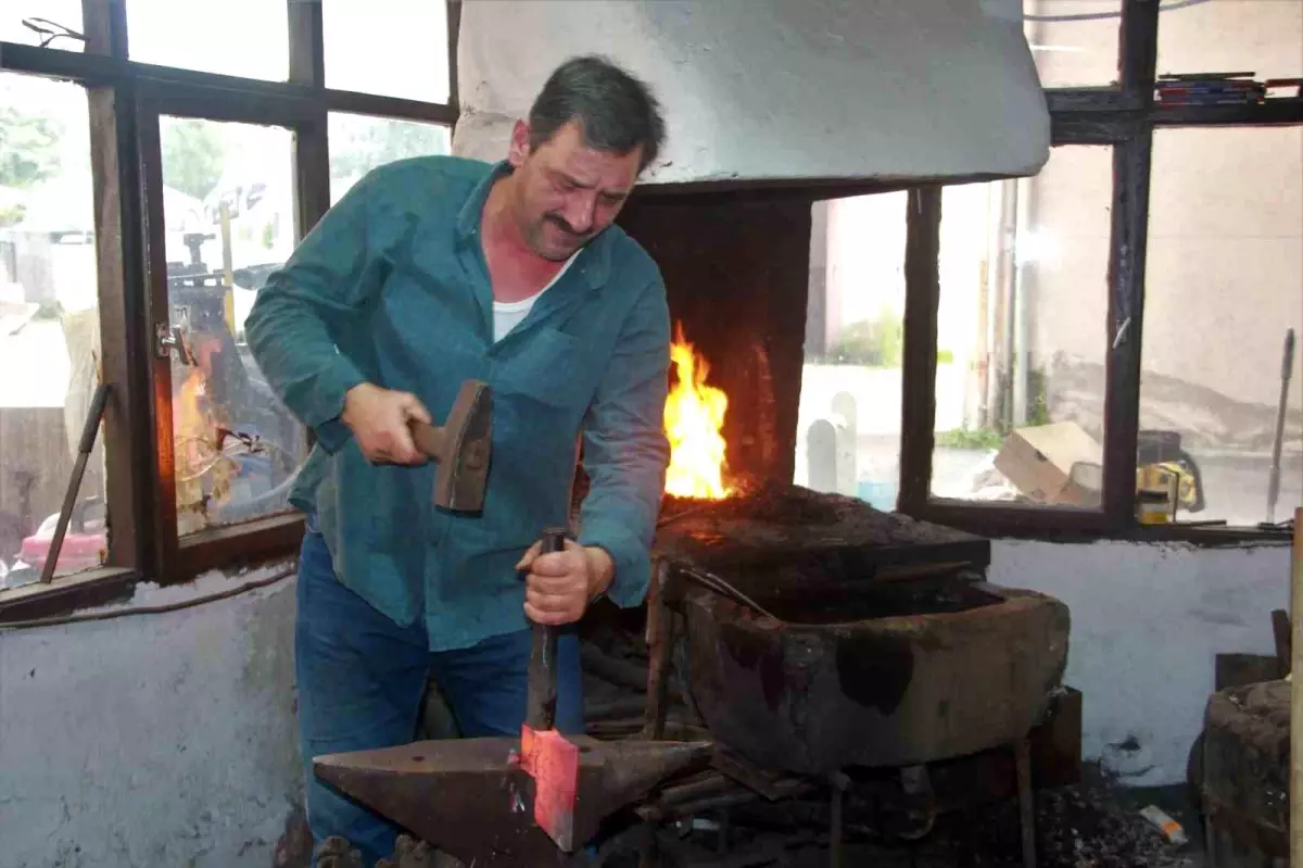 Demirci Cemil Döner: Son Usta Mesleği Yaşatıyor