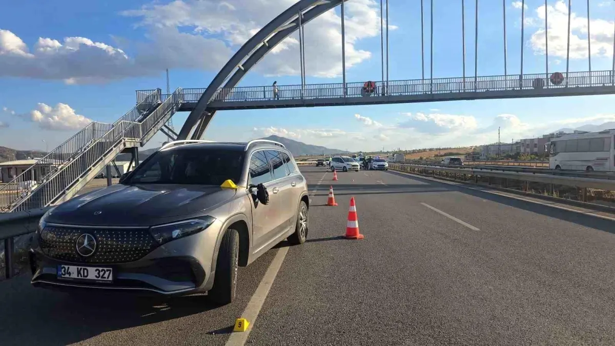 gaziantepte yolun karsisina gecerken otomobilin carptigi cocuk hayatini kaybetti sq9HA4iR.jpg