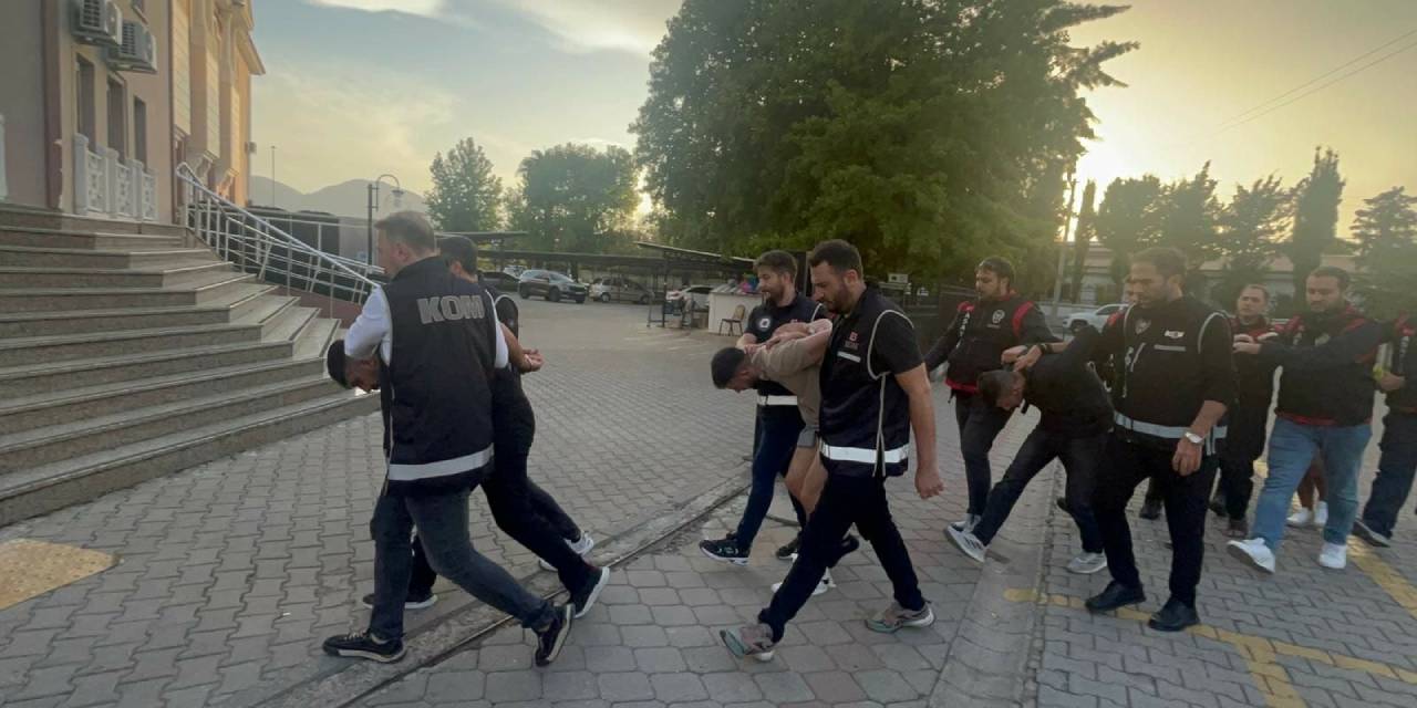 uyusturucu saticisi polisle catisti xj6Yip4t.jpg