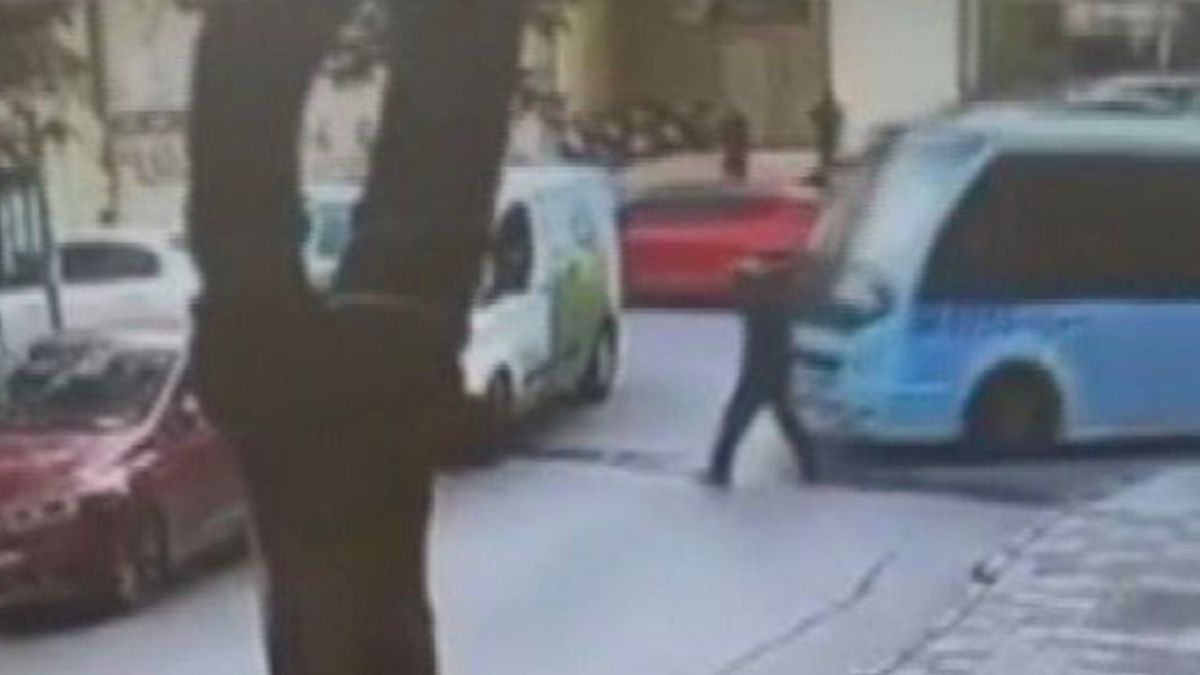 istanbul maltepede yayaya minibus carpti GssG3nry.jpg