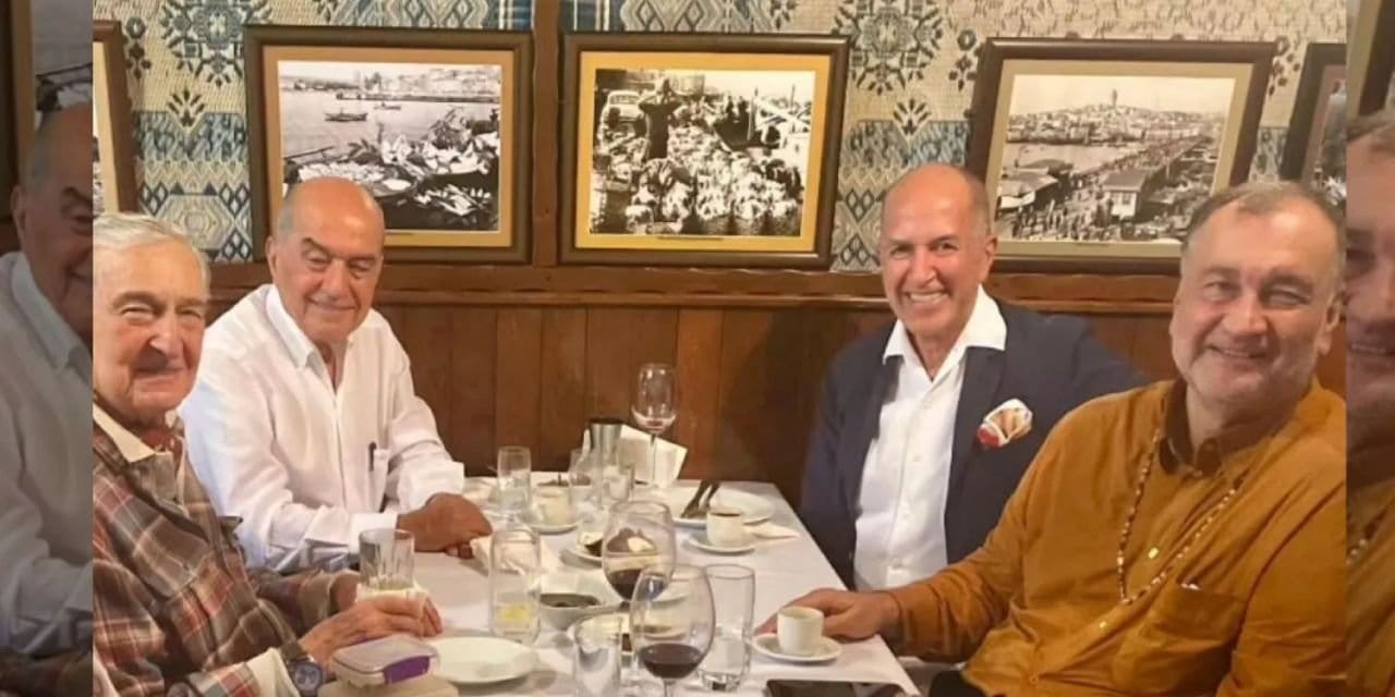 surpriz bulusma rahmi koc ve murat ulker ayni masada WqnlW9fX.jpg