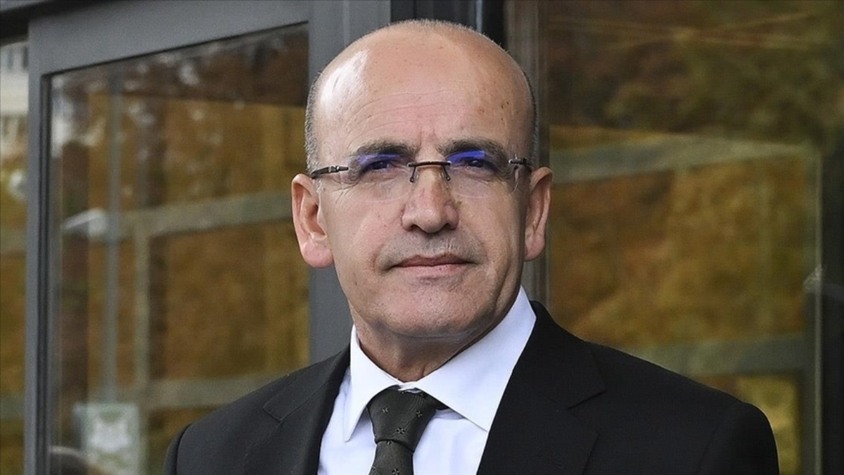 Mehmet Şimşek: Göstergeler, kasımda üretimin ılımlı artışına işaret ediyor