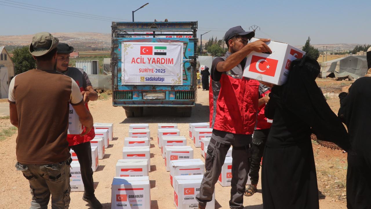 Sadakataşı Suriye’de 4 bin aileye gıda kolisi ulaştırdı