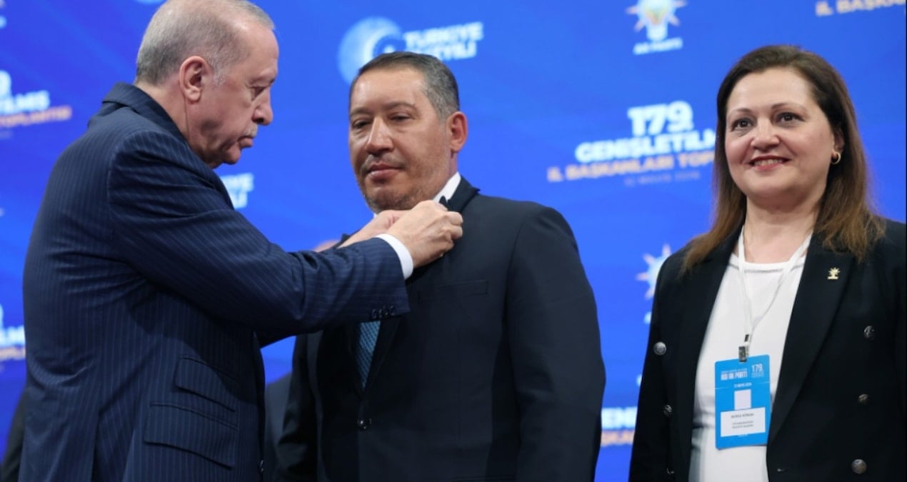 akpnin-son-transferinin-oglu-tacizci-babasi-firari-cikti-J73mYtU7