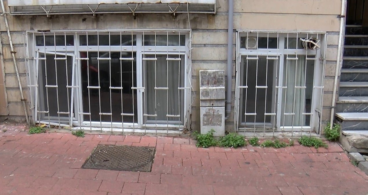 doverek-bayilttiklari-arkadaslarini-elektrik-vererek-ayiltmak-isterken-oldurduler-BrOJWbiY