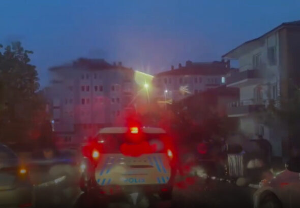 kelepceli-halde-polisin-elinden-firar-etti-corumda-hareketli-anlar-urWD3SB6