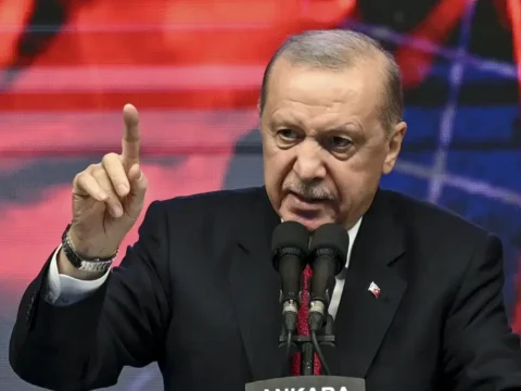 Erdogan bize omur bicenlere sesleniyorum cesurlar bir gun korkaklar ise her gun olur fzNrOMJy