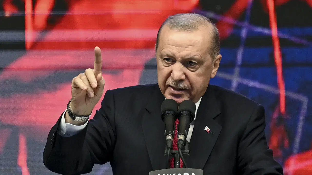 Erdogan bize omur bicenlere sesleniyorum cesurlar bir gun korkaklar ise her gun olur fzNrOMJy
