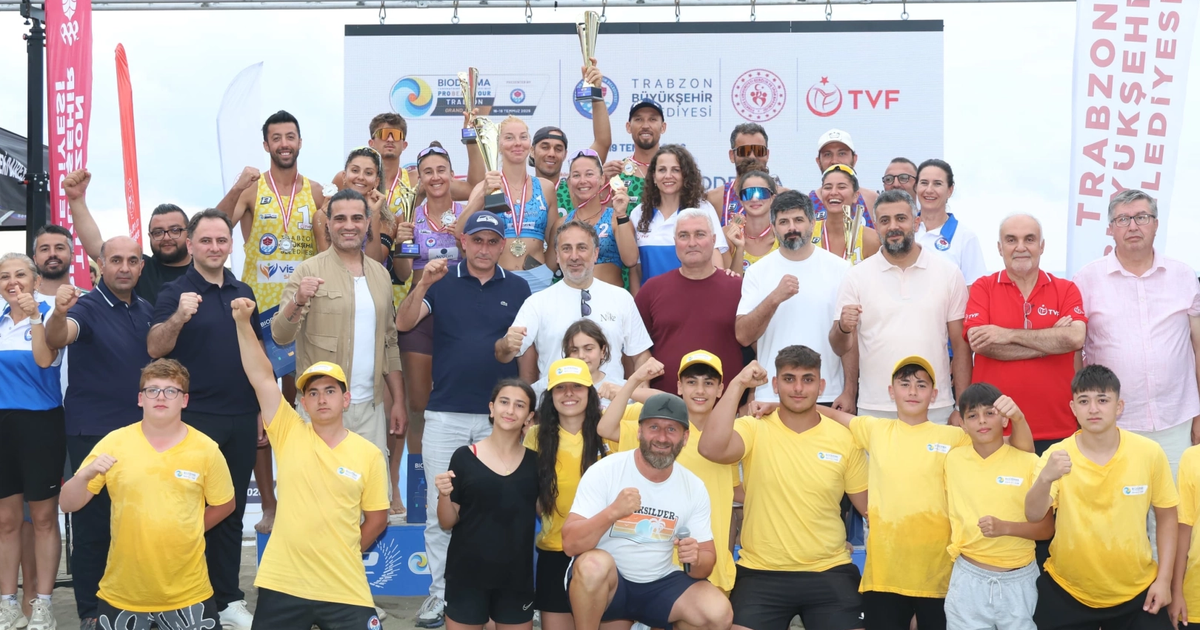 Trabzon’da plaj voleybolu heyecanı Img