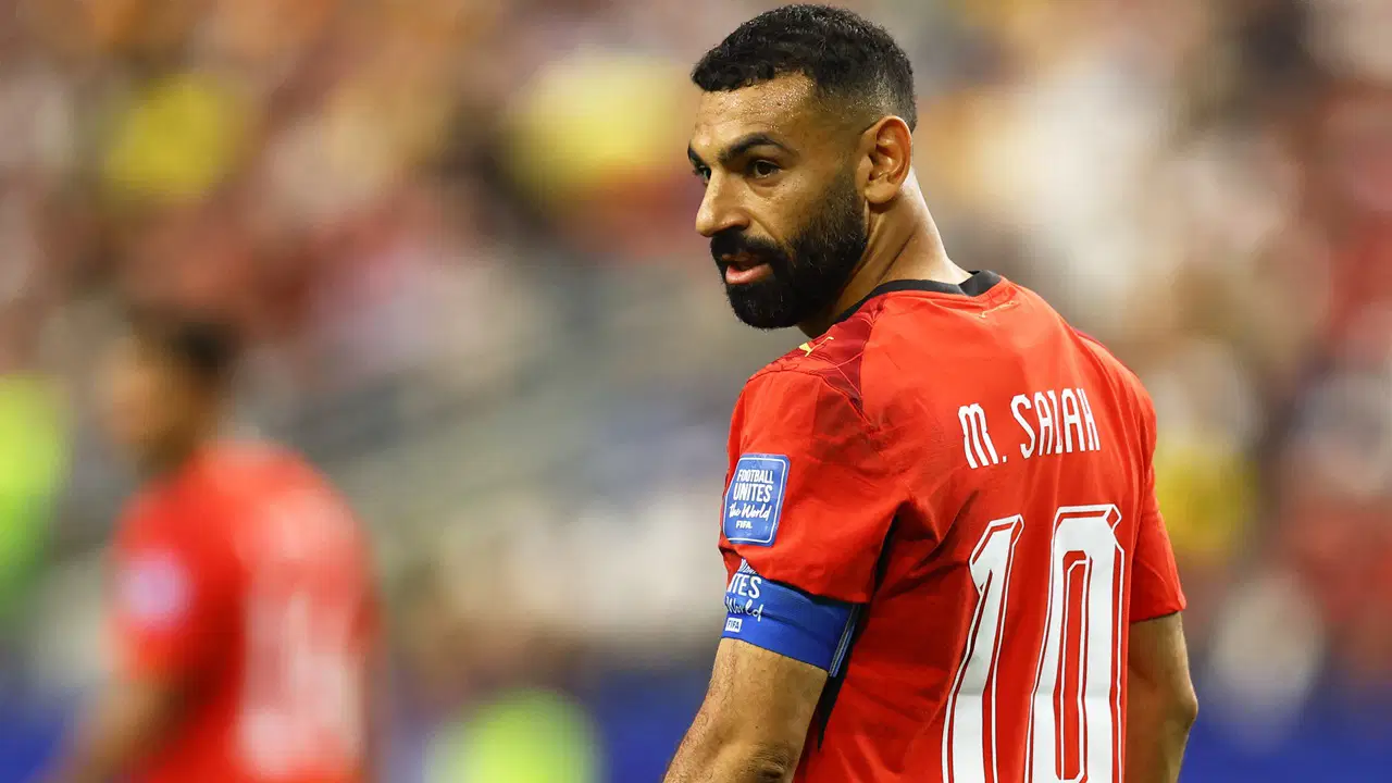Menajeri acikladi besiktas taraftarini heyecanlandiran mohamed salah gelismesi wEihV3IS